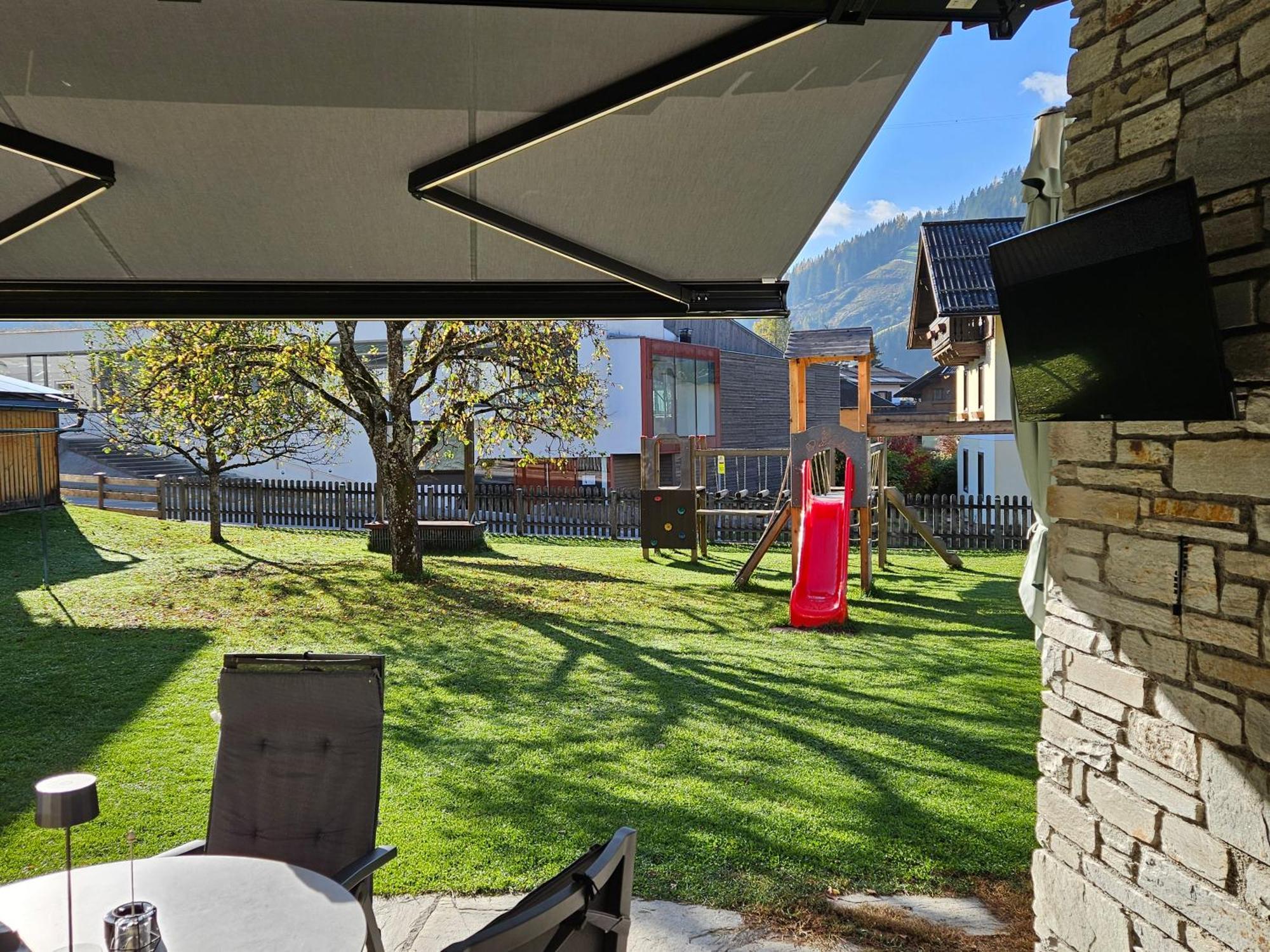 Oberauer Wagrain - Die Eco Familien Hotelpension B&B Esterno foto