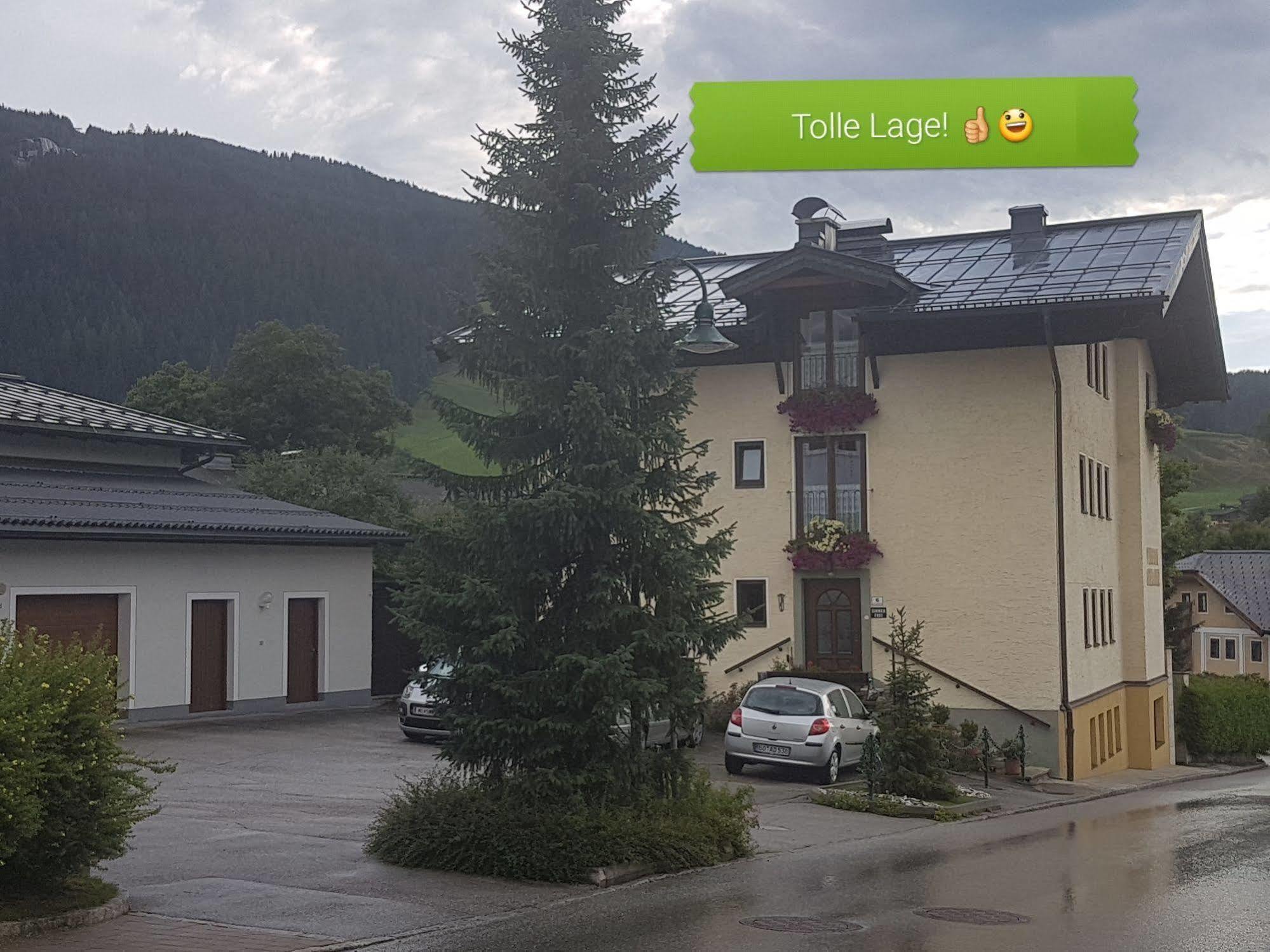 Oberauer Wagrain - Die Eco Familien Hotelpension B&B Esterno foto