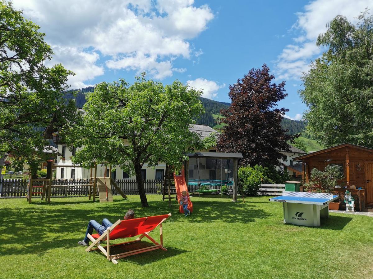 Oberauer Wagrain - Die Eco Familien Hotelpension B&B Esterno foto